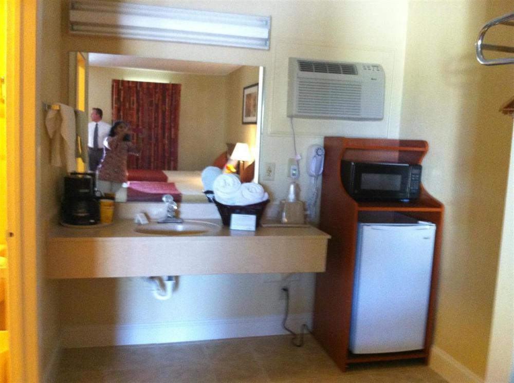 Oyo Hotel Augusta Downtown 部屋 写真