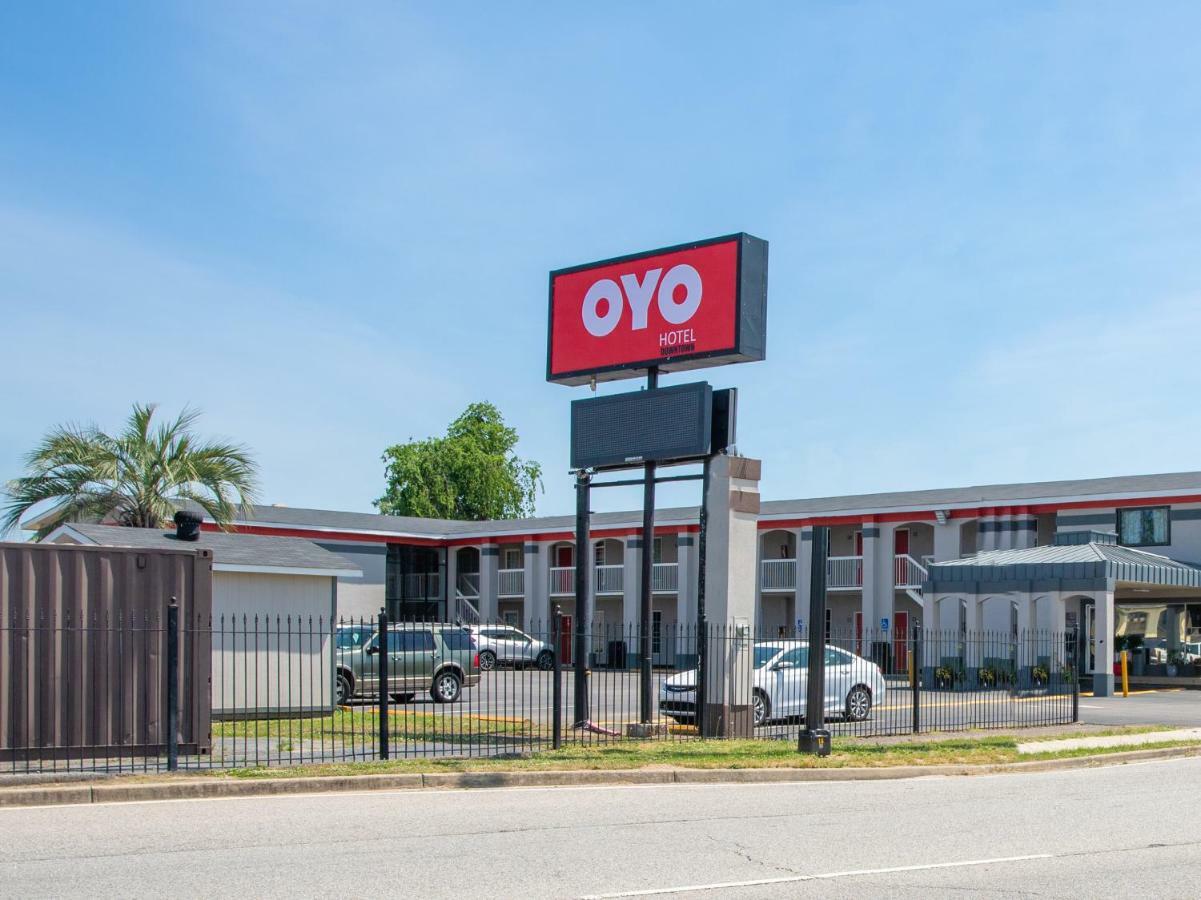 Oyo Hotel Augusta Downtown エクステリア 写真