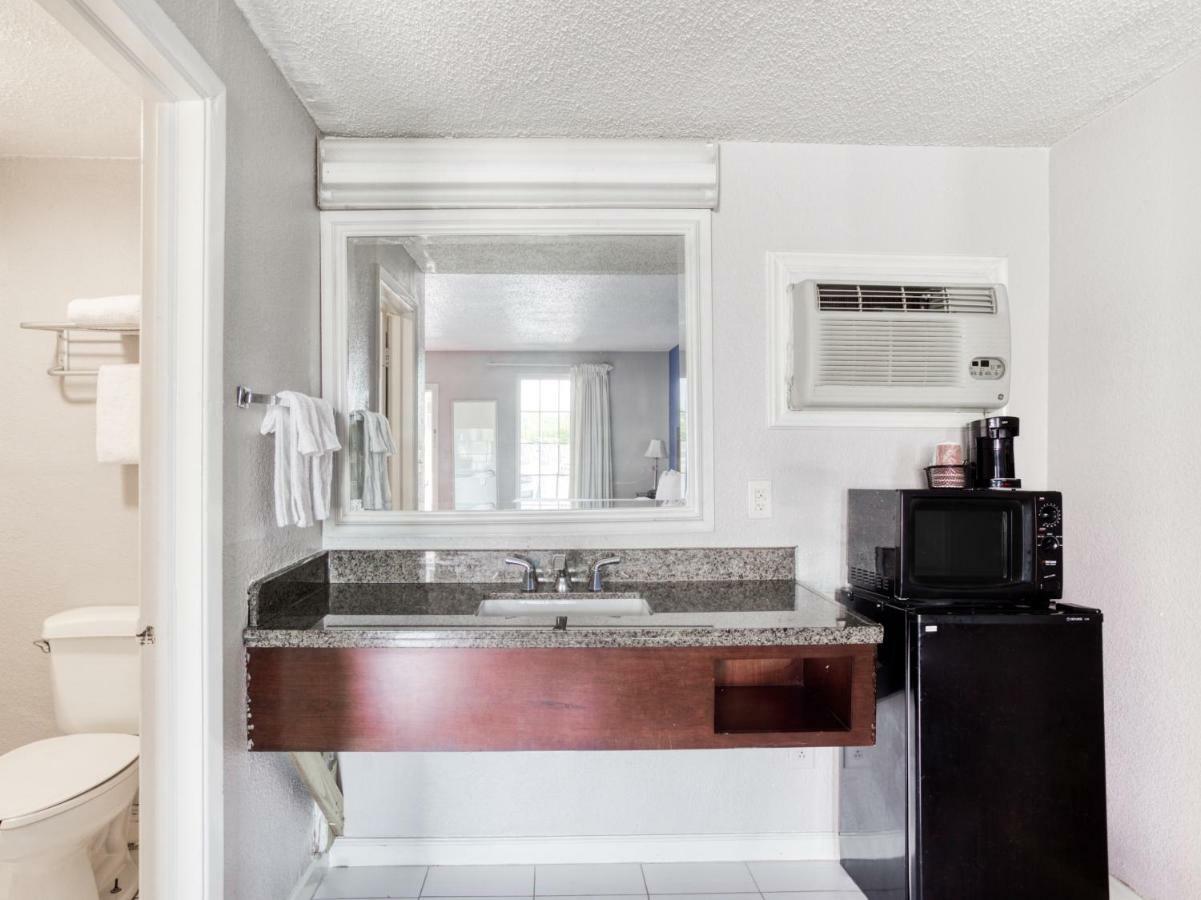 Oyo Hotel Augusta Downtown 部屋 写真