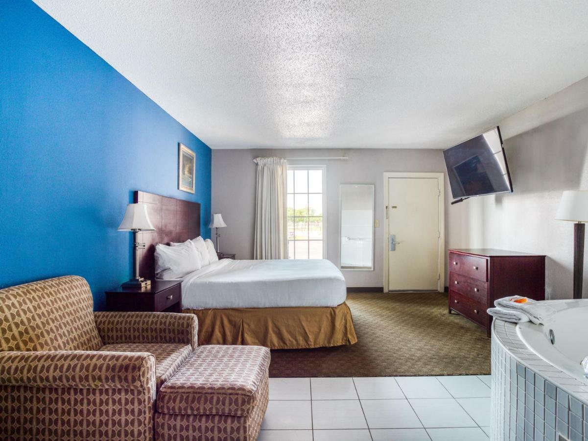 Oyo Hotel Augusta Downtown エクステリア 写真
