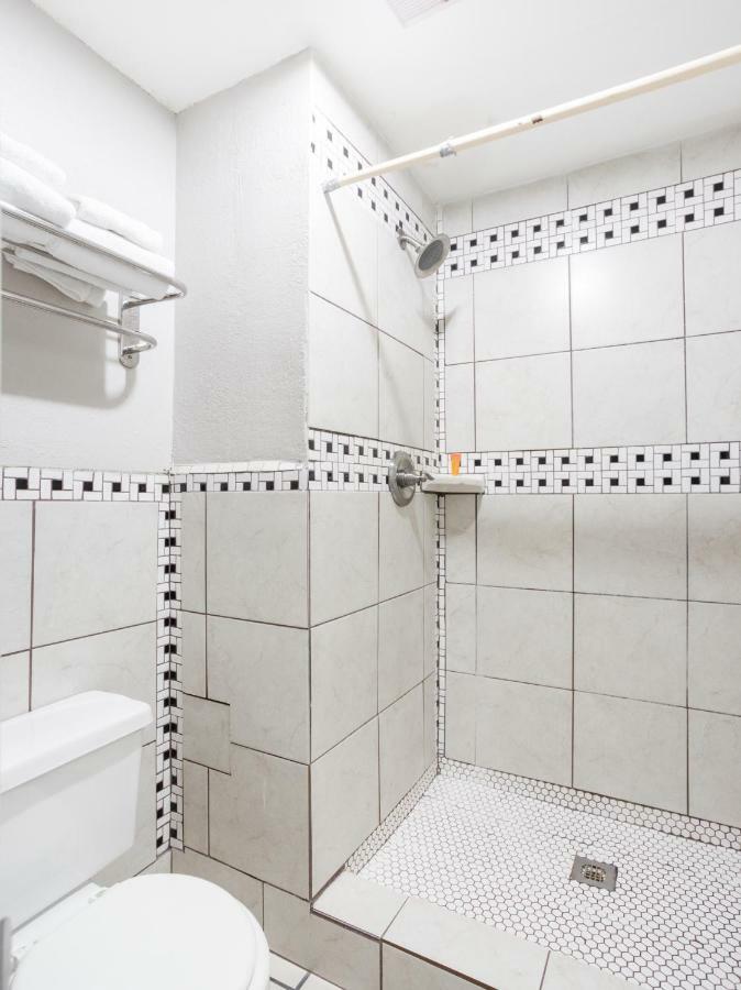 Oyo Hotel Augusta Downtown 部屋 写真